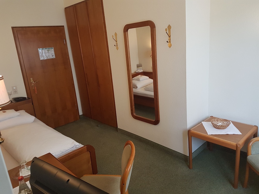 Kurhotel Roswitha 33/72