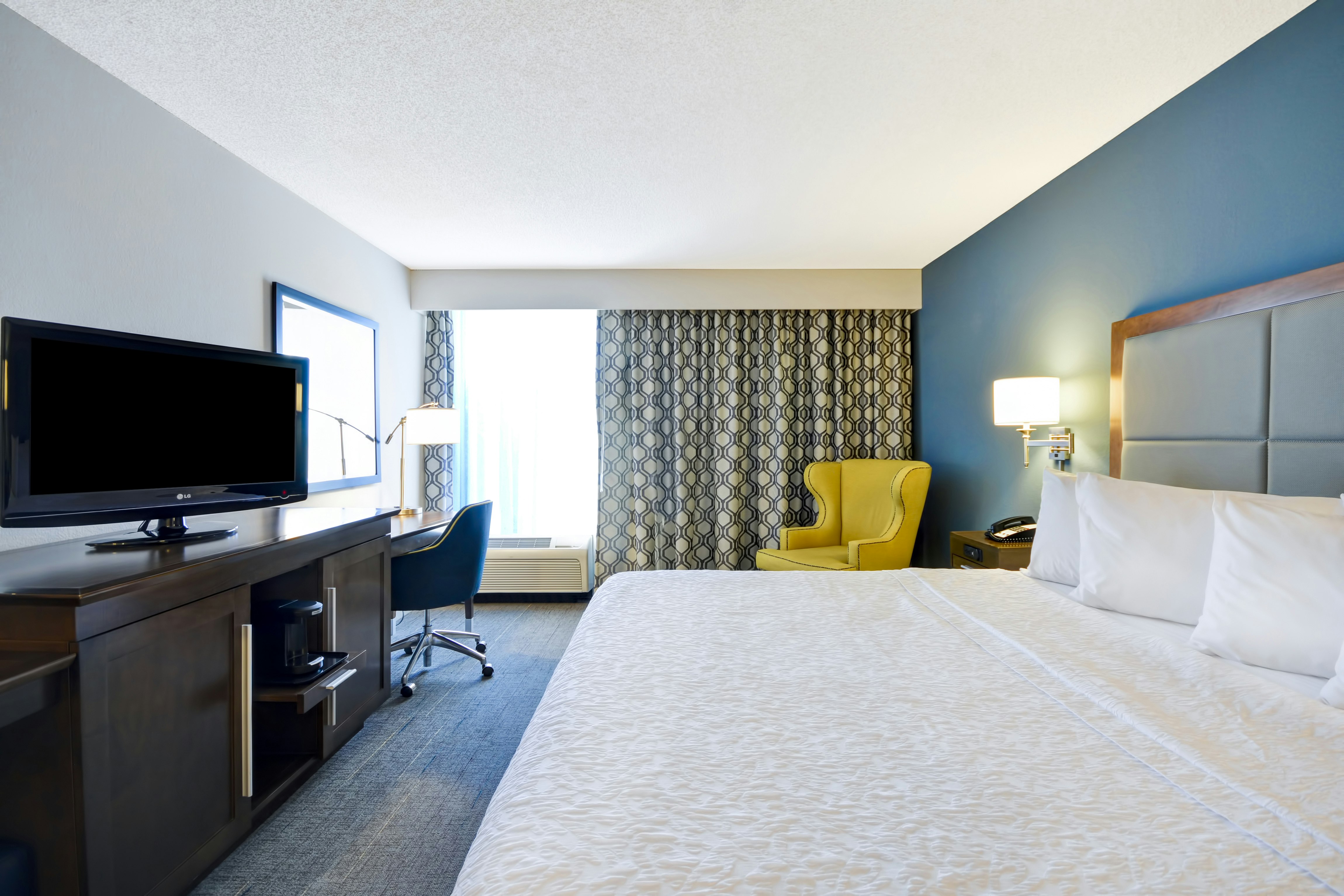 ROOM, KING BED, ACCESSIBLE