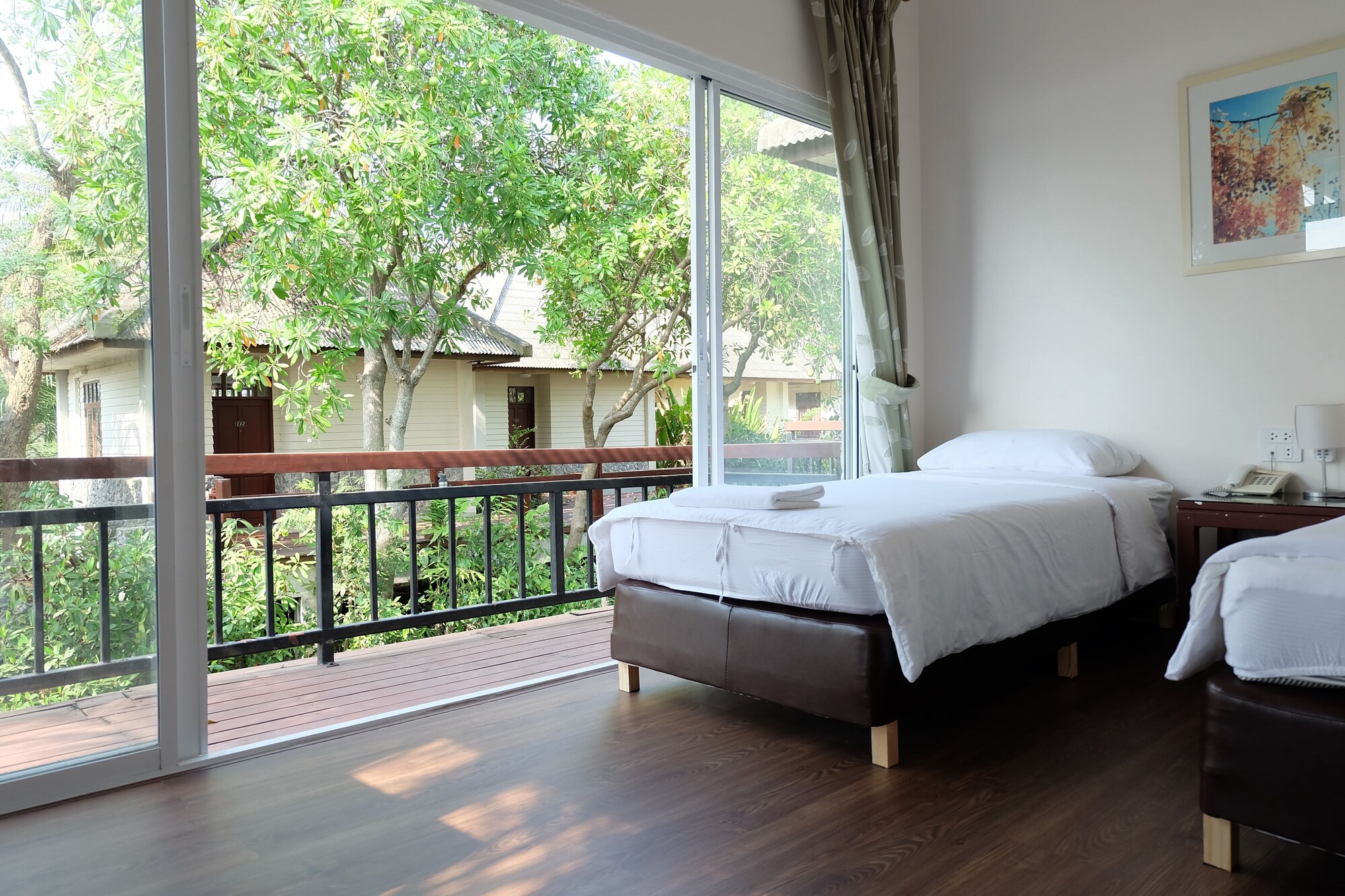 Room, Twin Beds, Pool Side