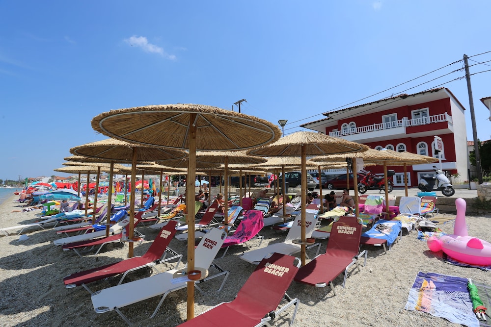 Summer Beach Hotel 35/46