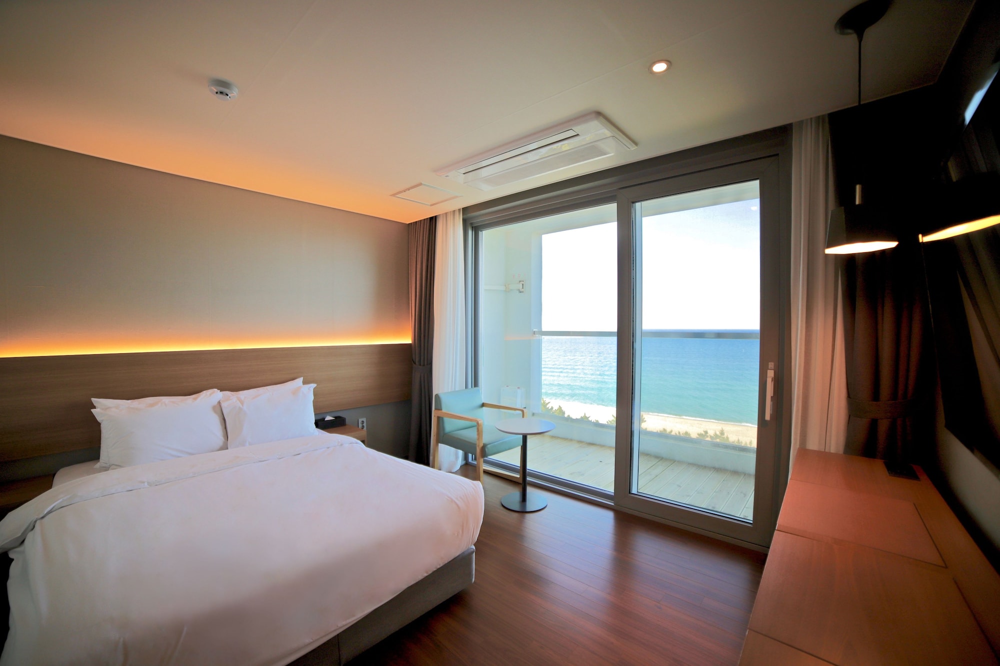 OCEAN, DELUXE, DOUBLE BED, TERRACE