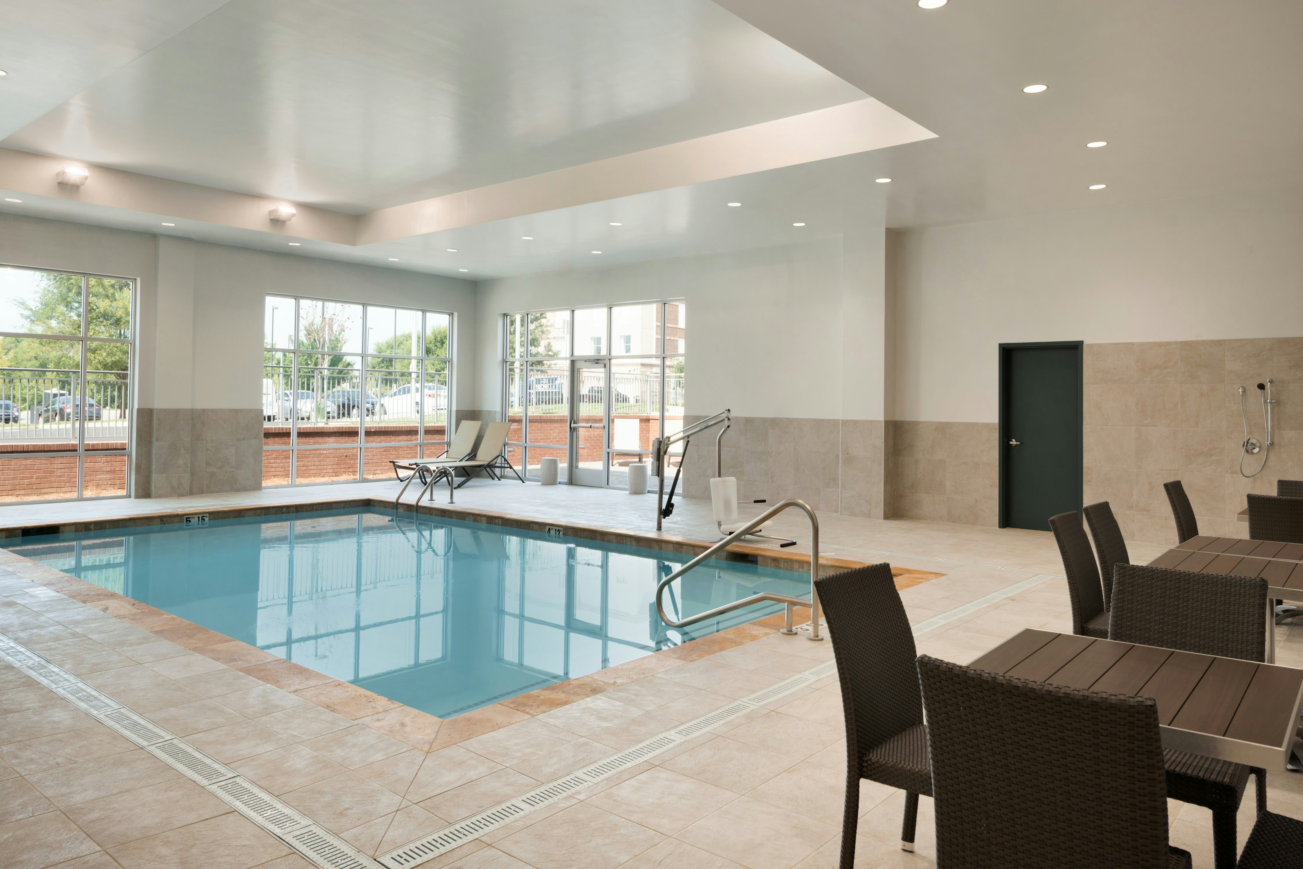 Embassy Suites by Hilton Charlotte Ayrsley 26/53
