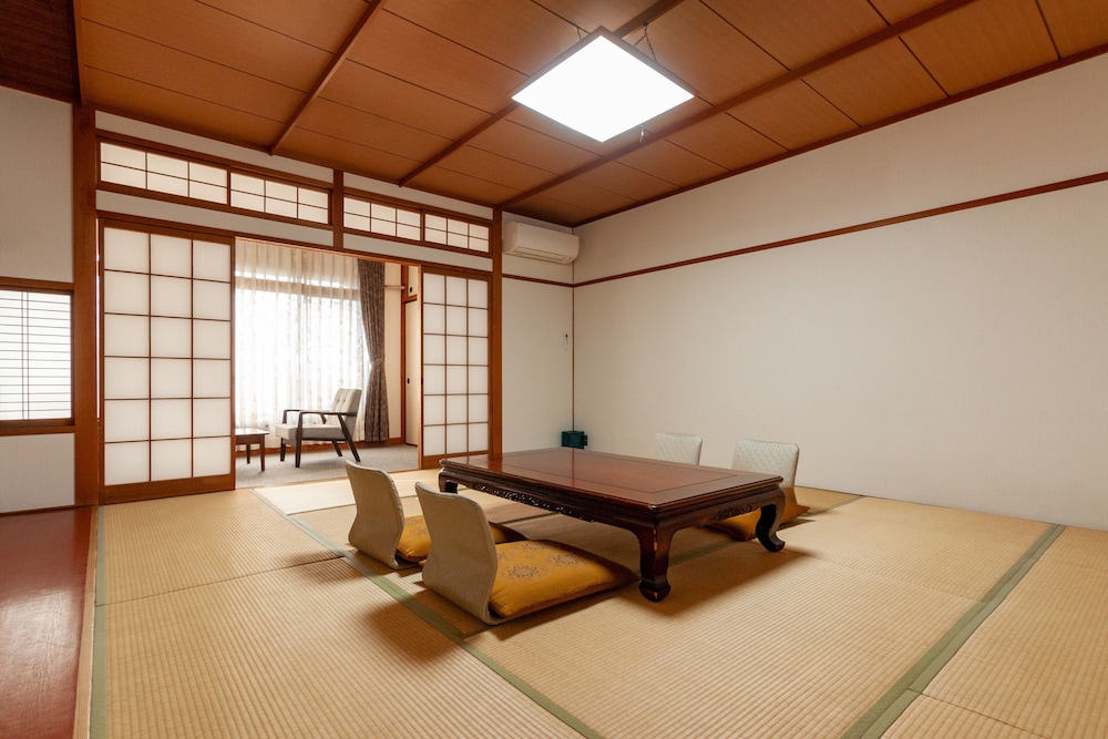KIKUCHI GRAND HOTEL 2/27