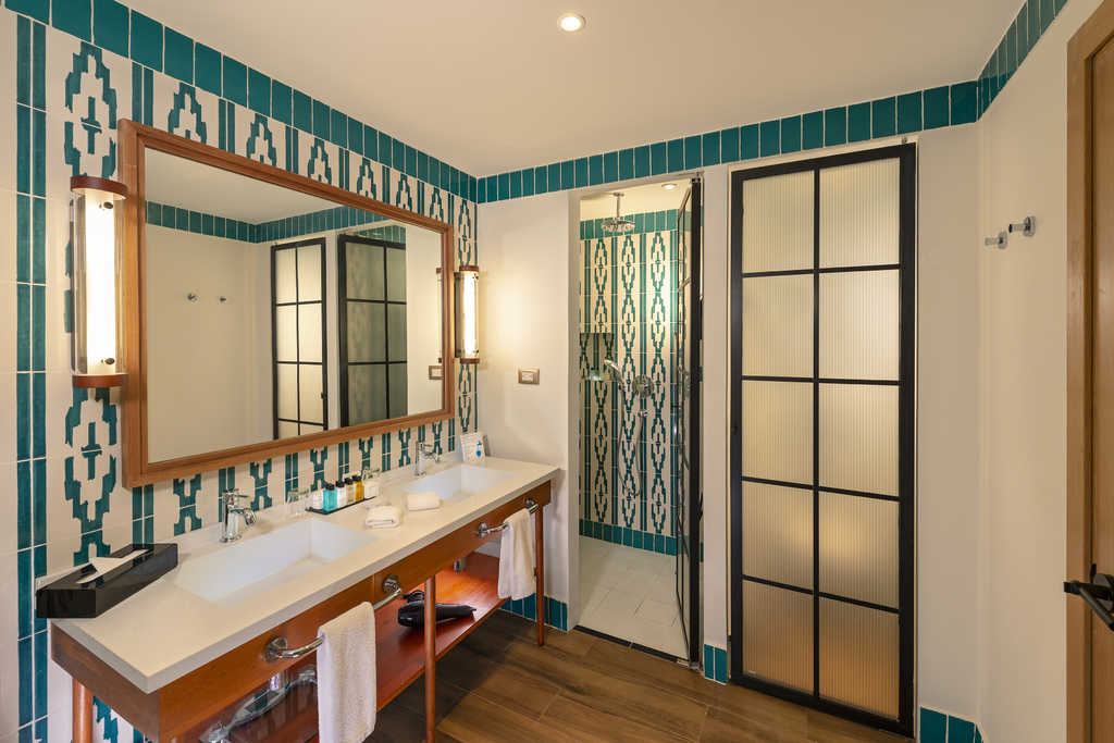 Daisy, Junior Suite, Pool View