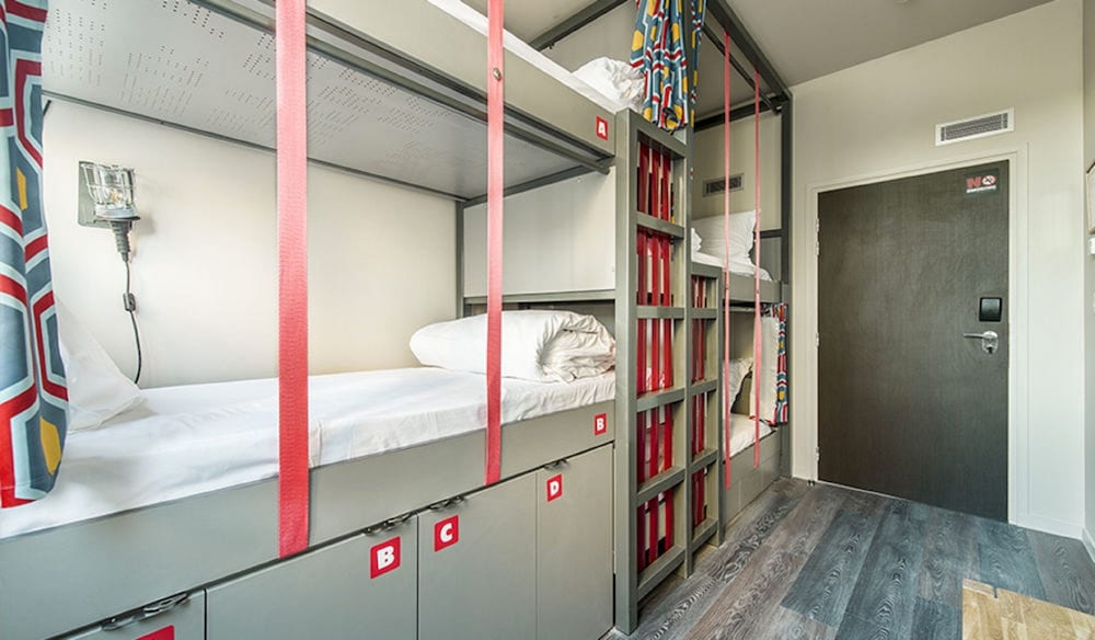 ROOM, 4 PEOPLE, SHARED BATHROOM
