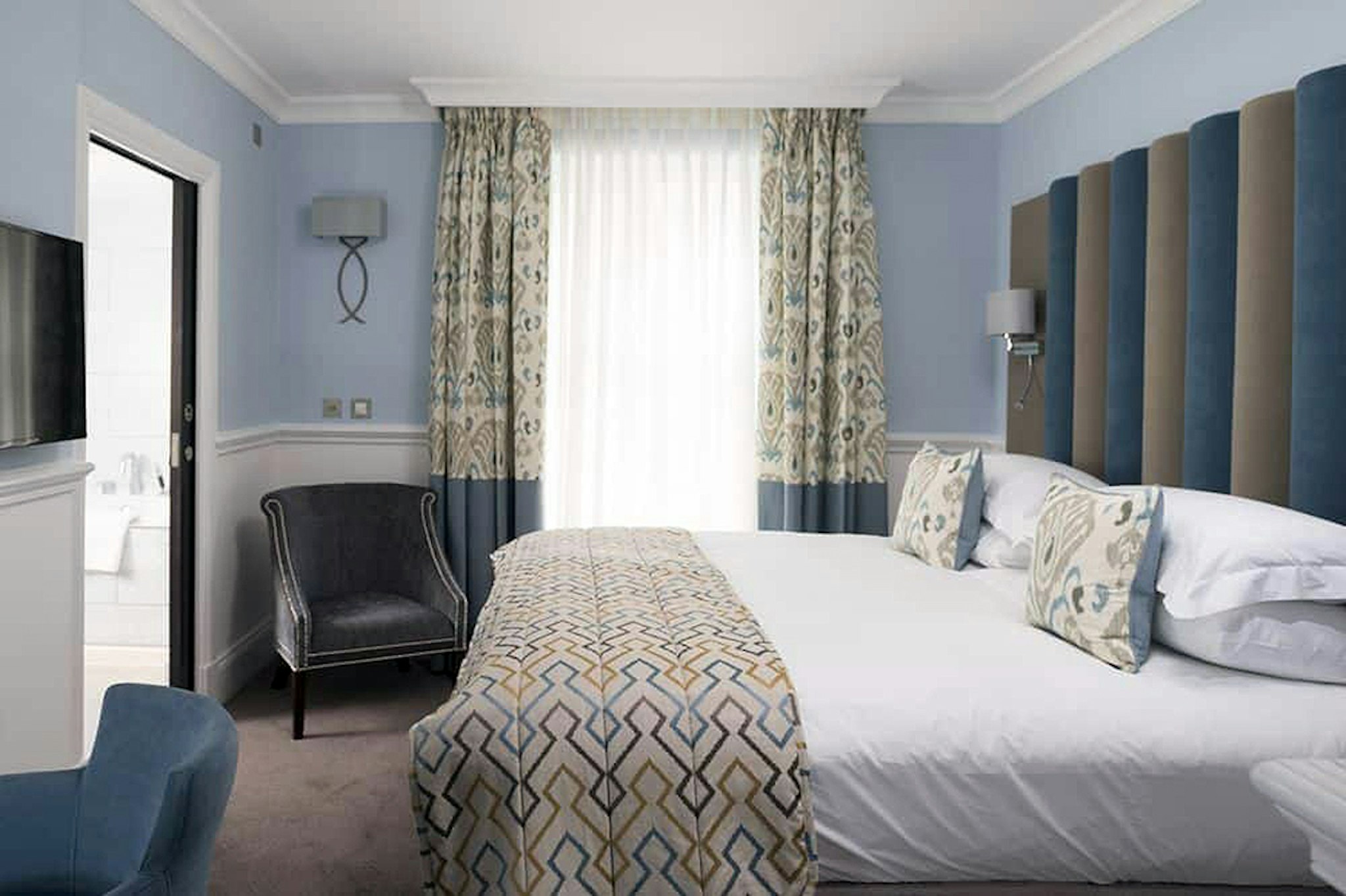 Deluxe, King Bed