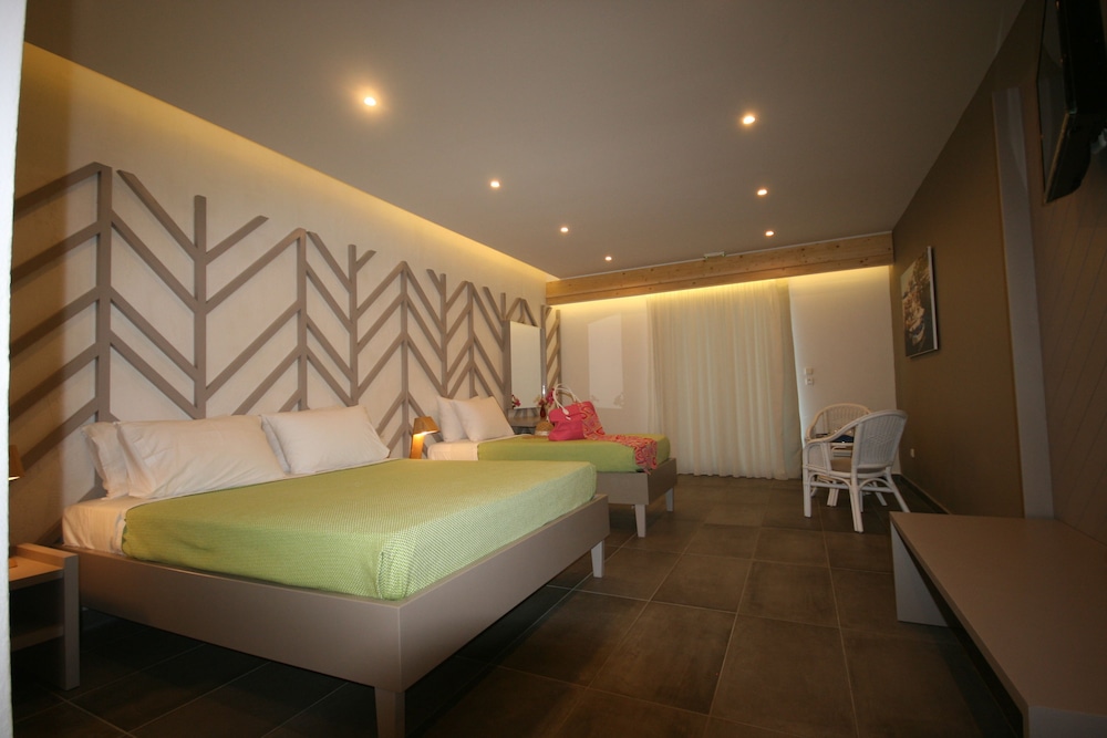 Irina Beach Hotel 26/68
