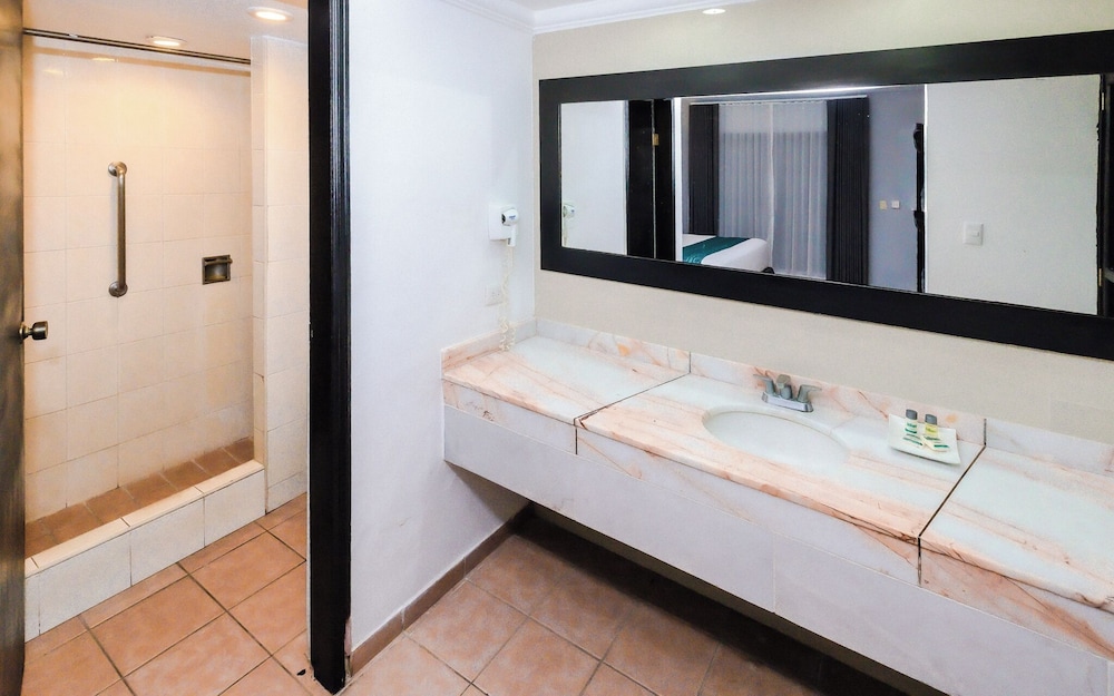 InHouse Select Hacienda Tres Rios 70/70