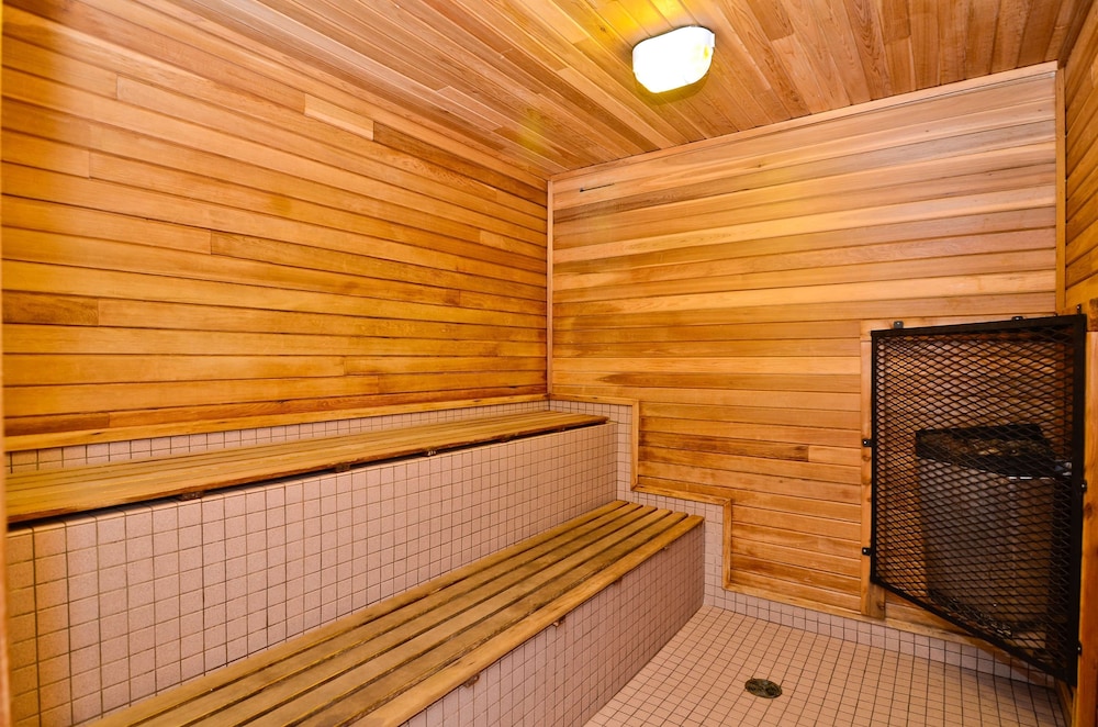 Canmore Pocaterra Inn & Waterslide 49/81