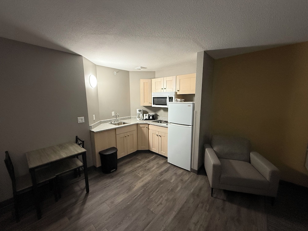Days Inn by Wyndham Stony Plain 31/44