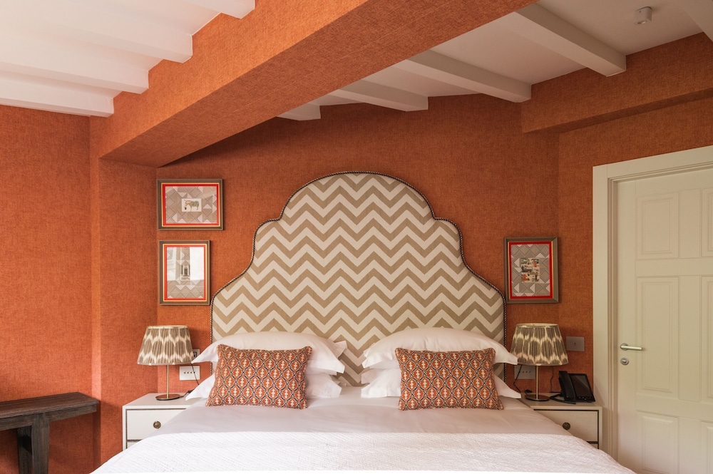 JUNIOR SUITE, ATTIC