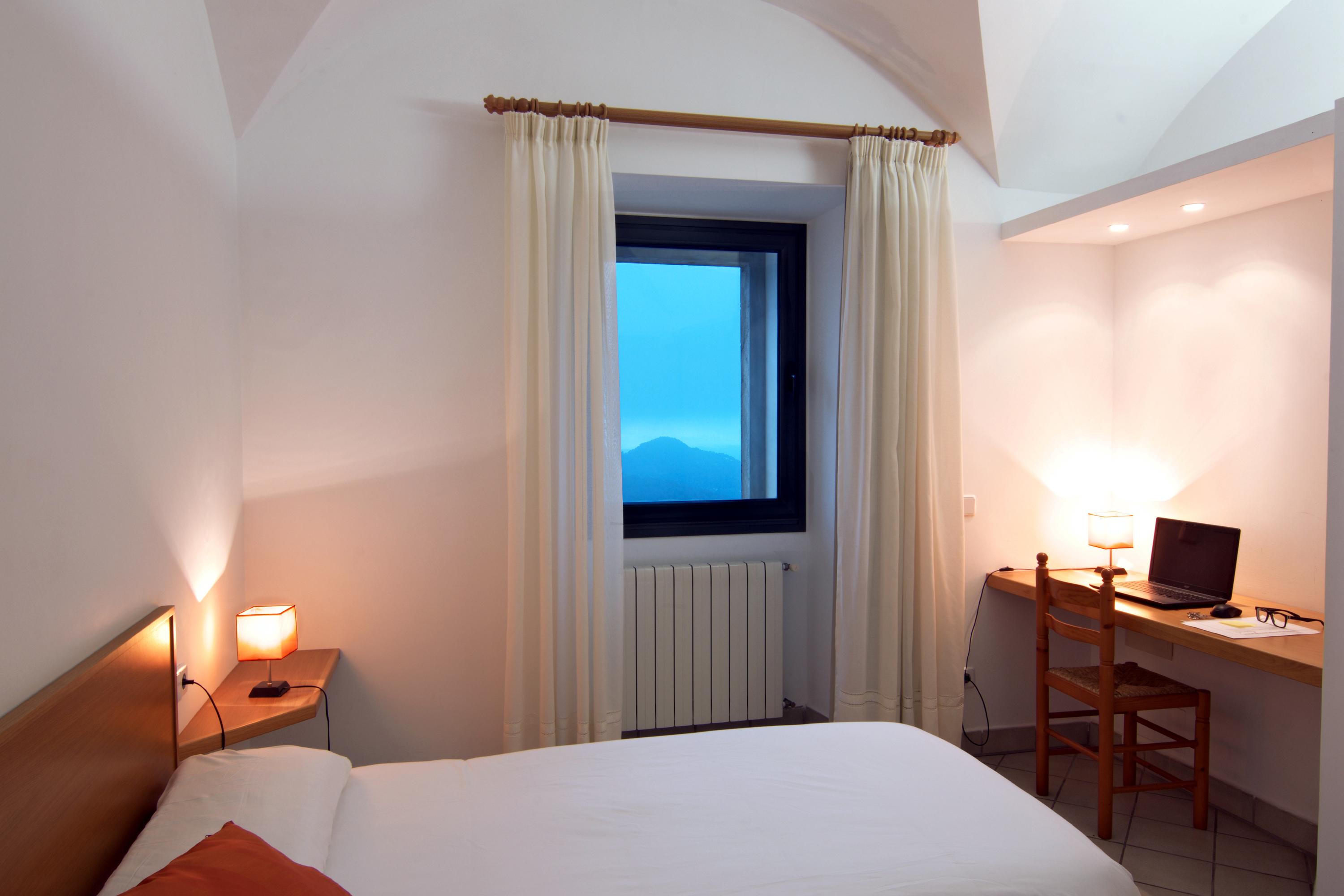 Standard, Sea View