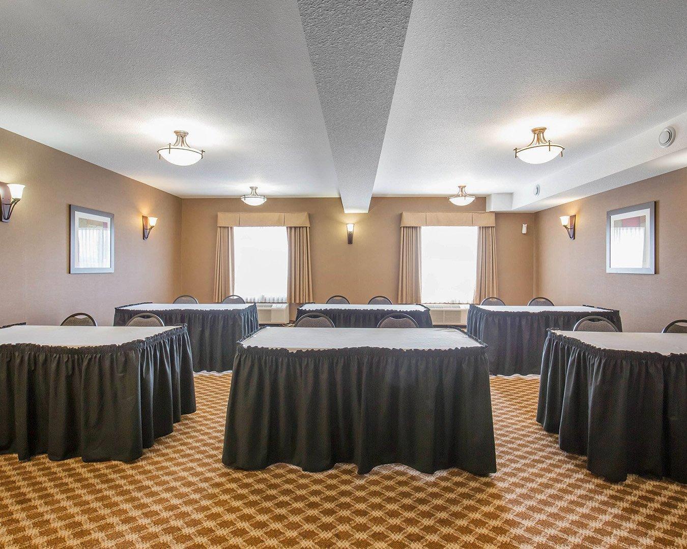 Comfort Inn & Suites Airdrie 6/21