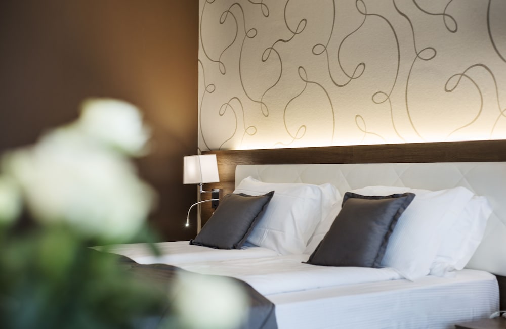 Hotel Bisesti 20/50