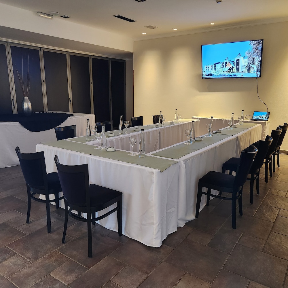 Xelena Hotel and Suites 35/49