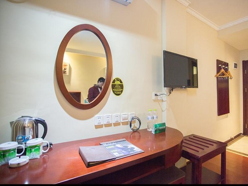 GreenTree Inn Jining Jiaxiang County Jianshe South Road Express Hotel 35/35