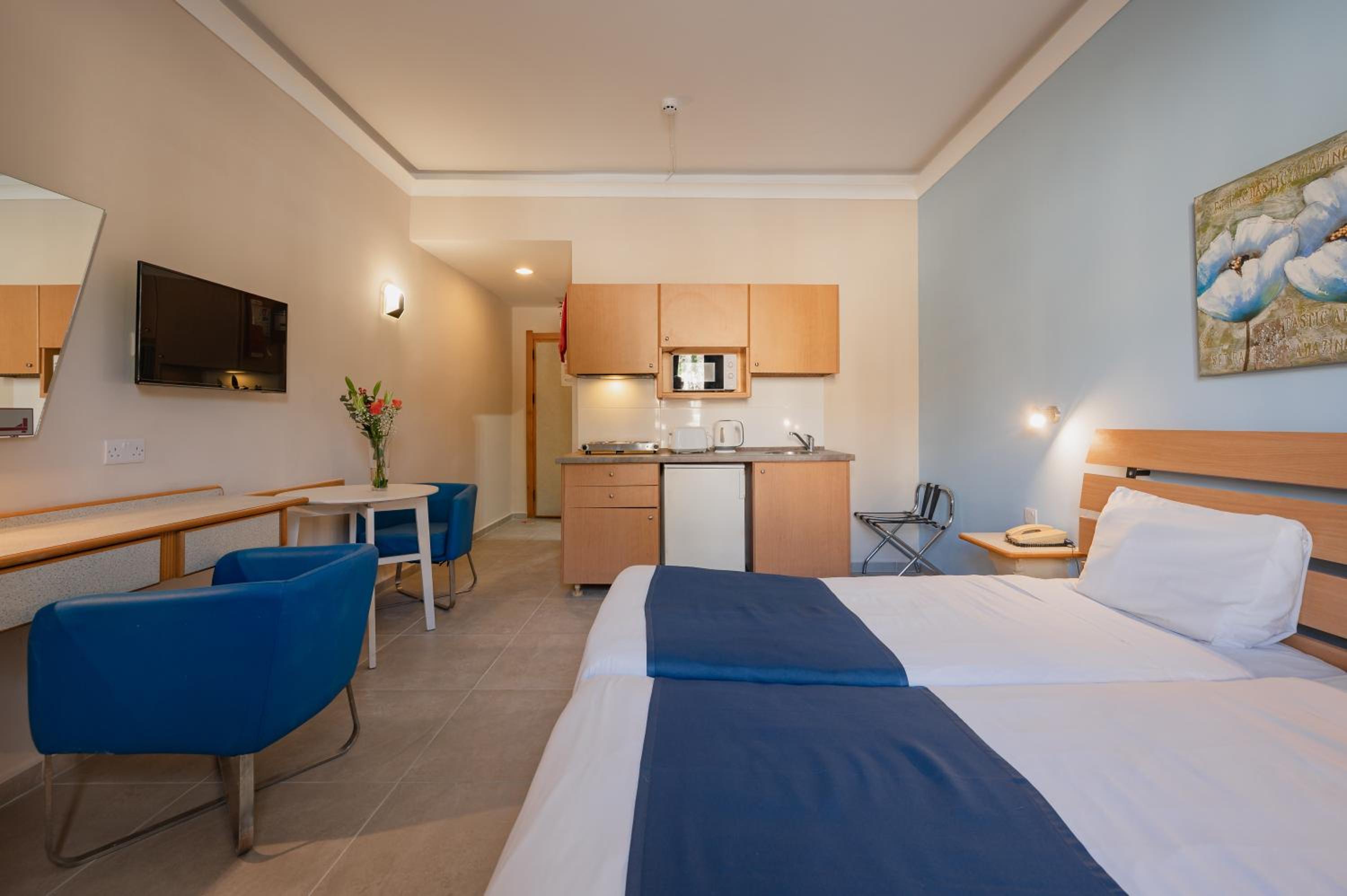 Standard, Twin Beds, Inland View