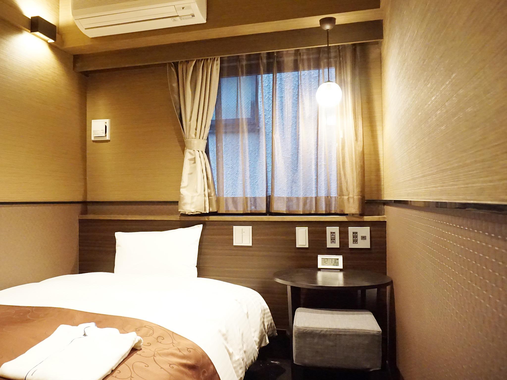 Semi Room, Single, Semi Double Bed