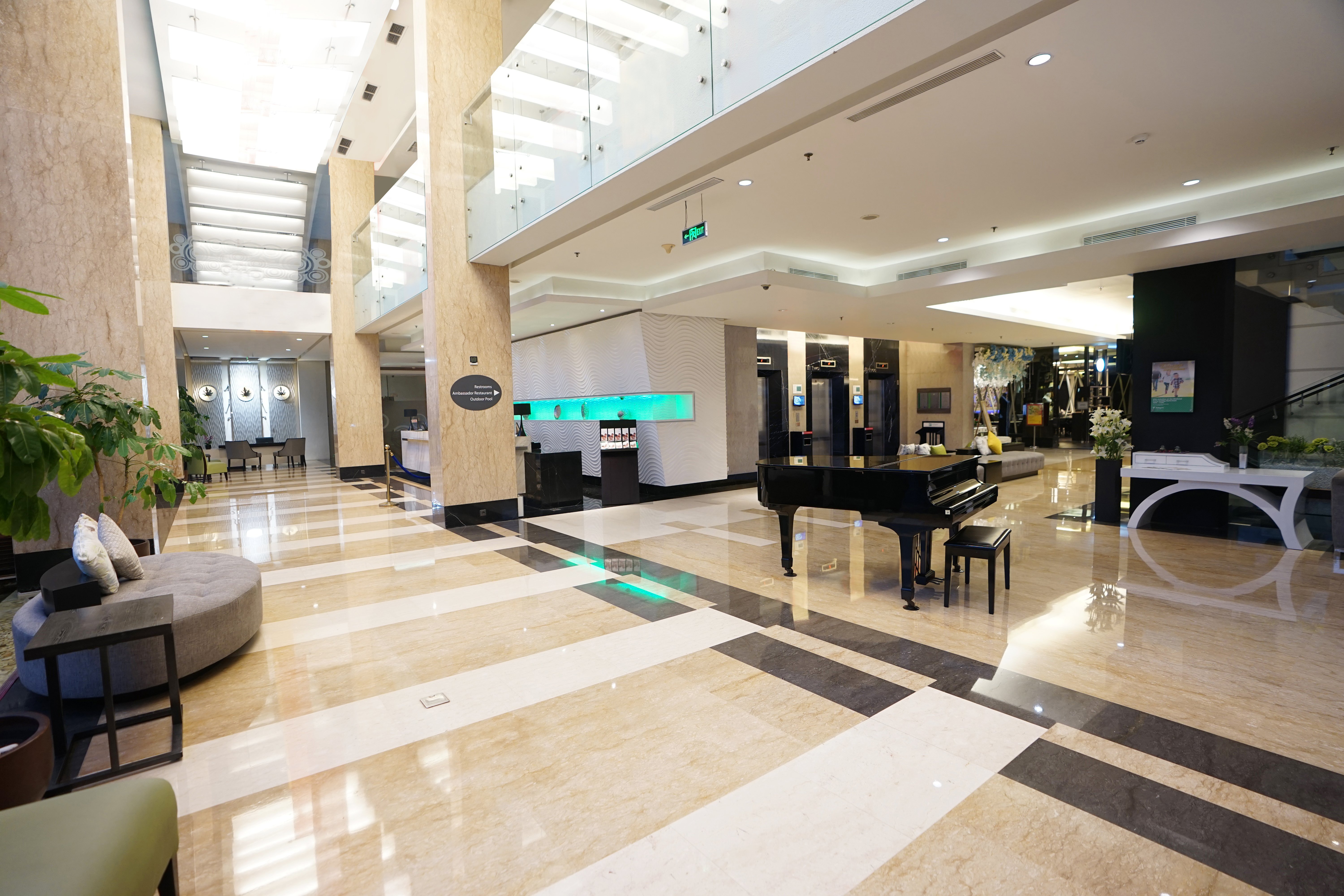 Holiday Inn Pasteur 11/50