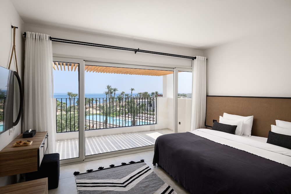 Serry Beach Resort 26/68