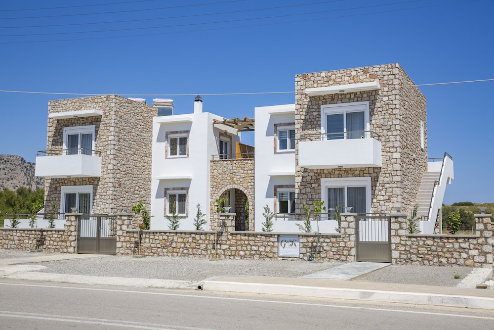 G&K Stone Suites photo3