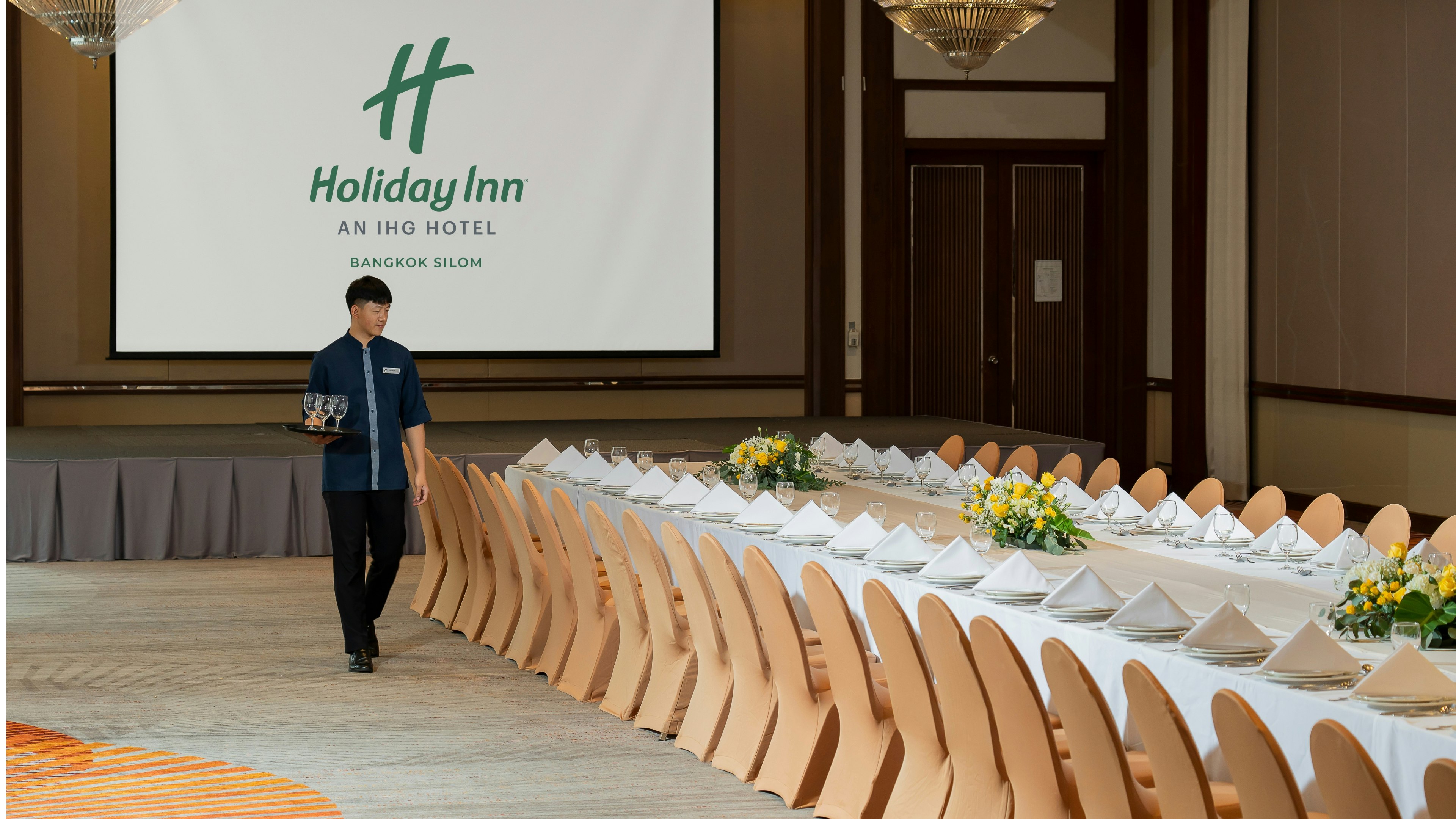 Holiday Inn Bangkok Silom 8/74