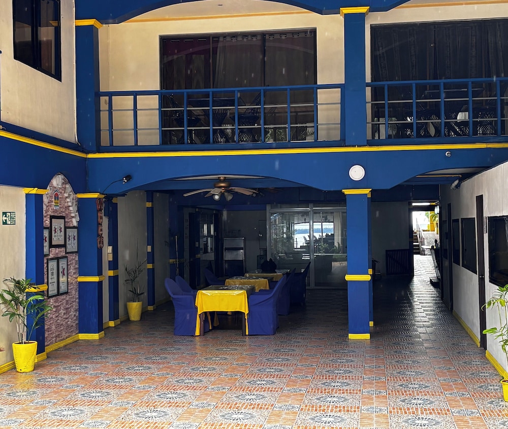 Mango's Beachfront Resort 61/69
