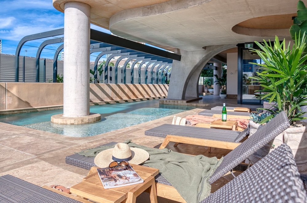 Encore Broadbeach 22/50