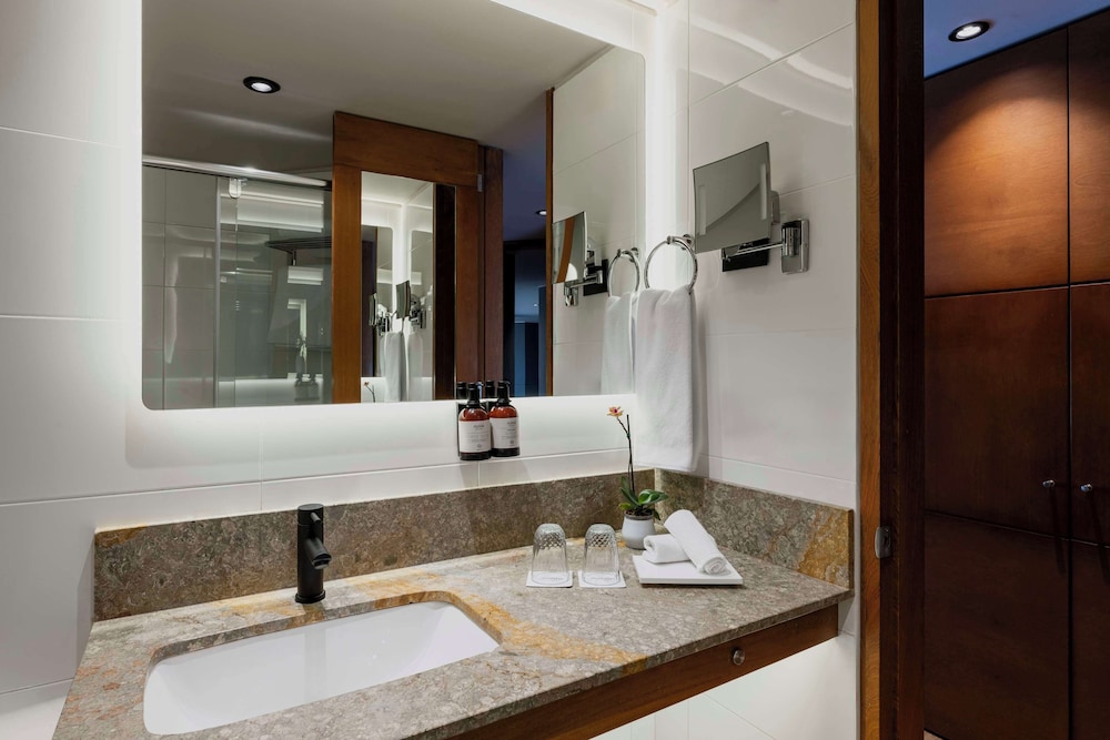 Avani Royal Zona T Bogota 44/47