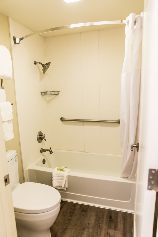 Fredericksburg Inn And Suites 52/53