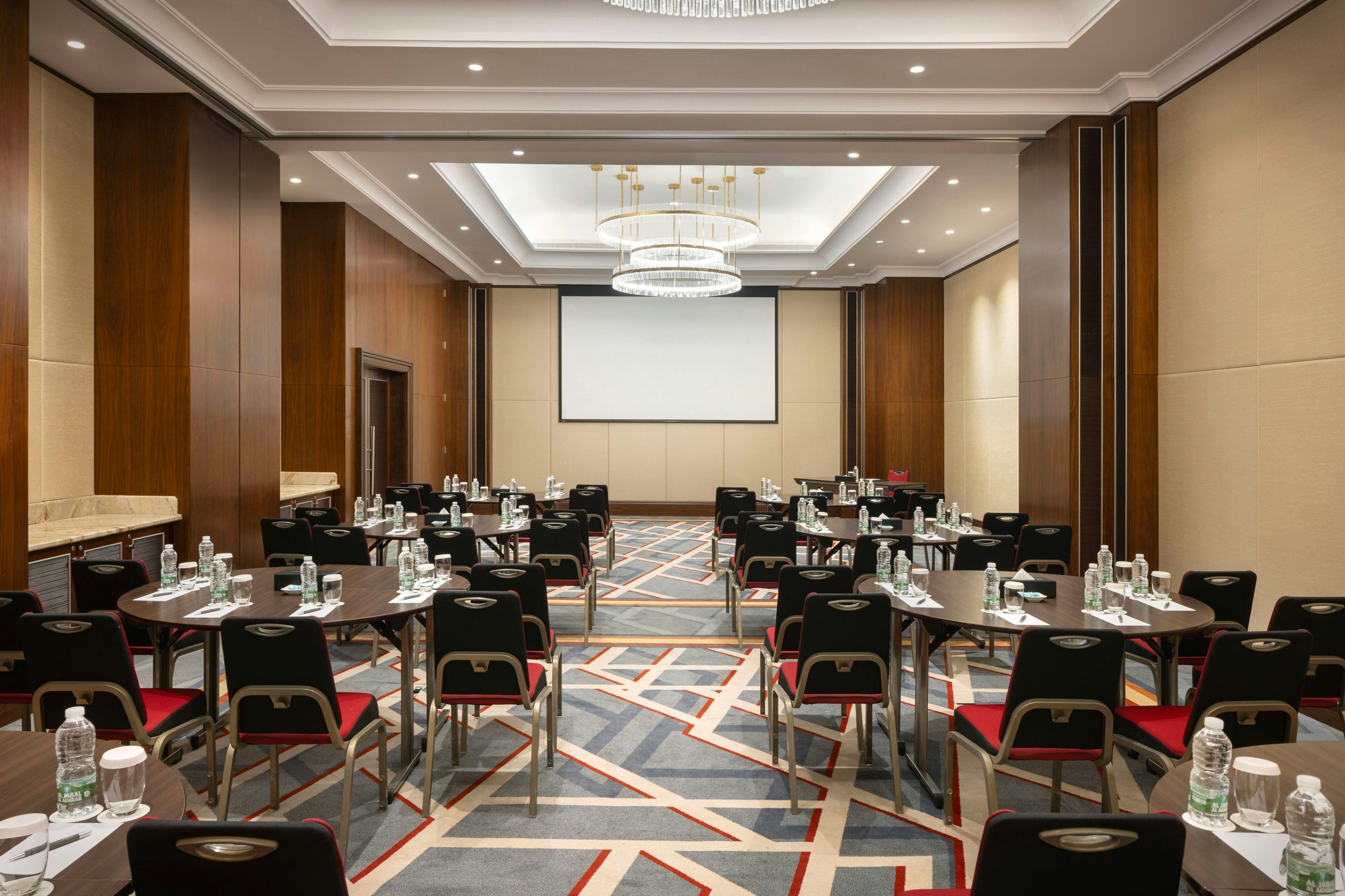 Sheraton Oman Hotel 67/81