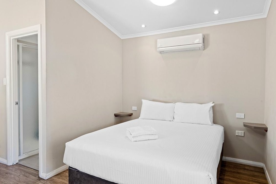SUPERIOR, STUDIO, PET FRIENDLY
