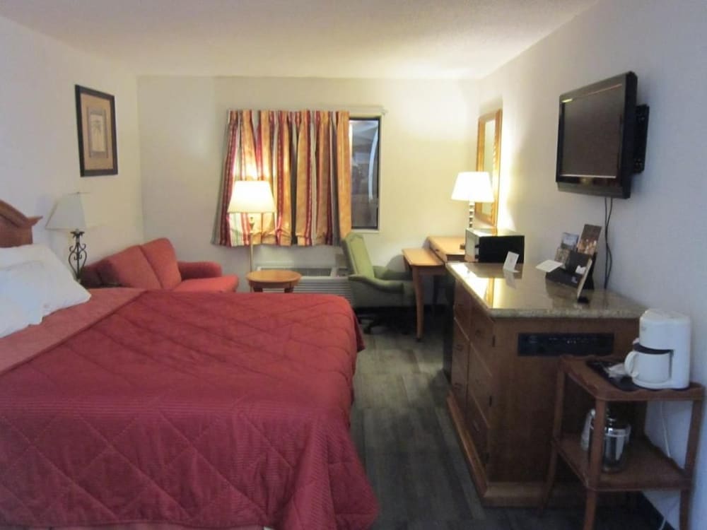 American Inn and Suites Ionia 11/47