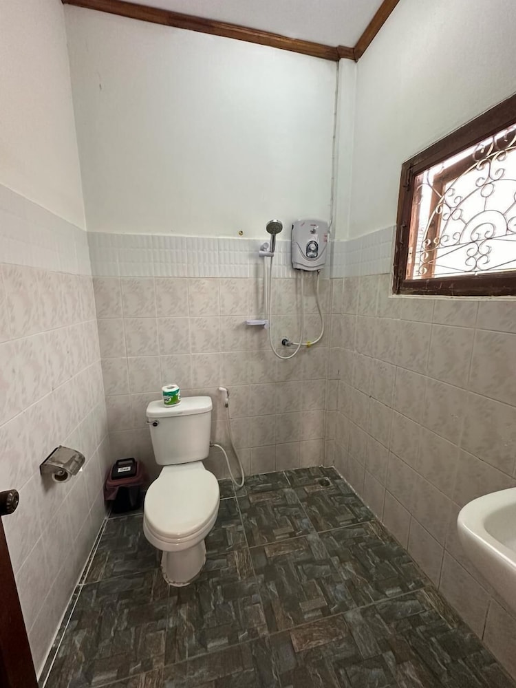 Rattana Guesthouse 16/18