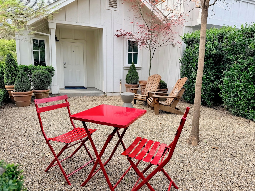 Calistoga Inn Restaurant And Brewery 64/69