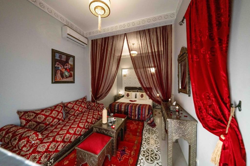Riad Kiyanjana 18/43
