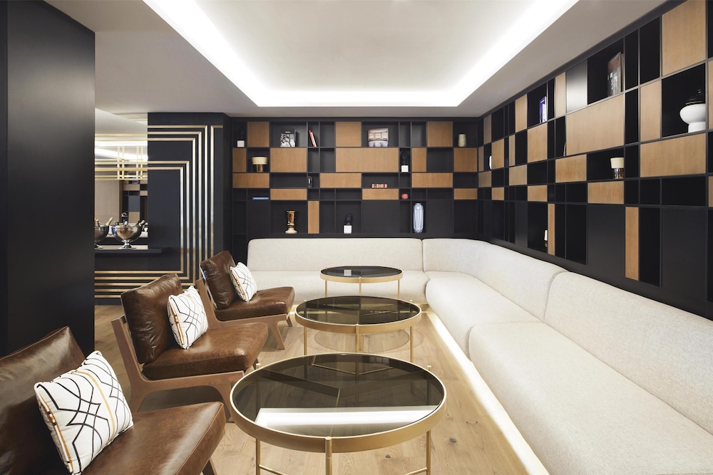 Grand Hyatt Athens 32/50