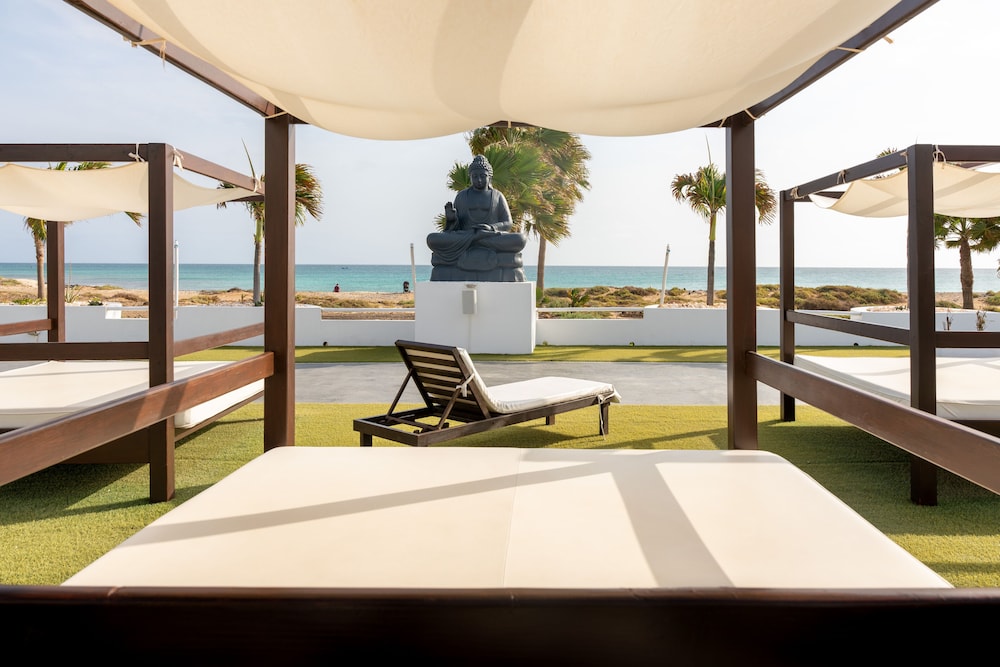 Hotel LIVVO Budha Beach 30/70