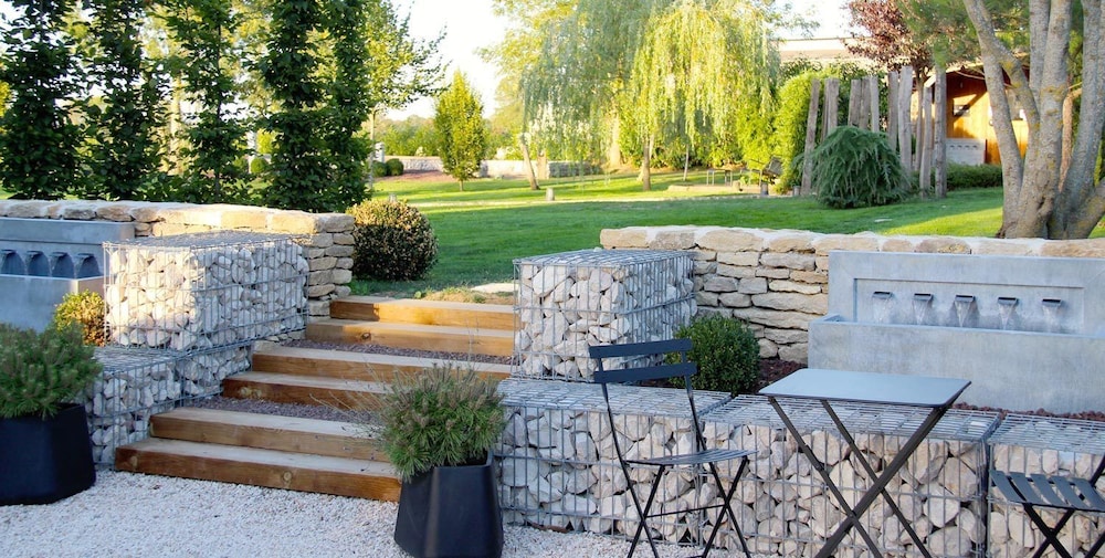LE DOMAINE DES PRES VERTS SPA 39/50