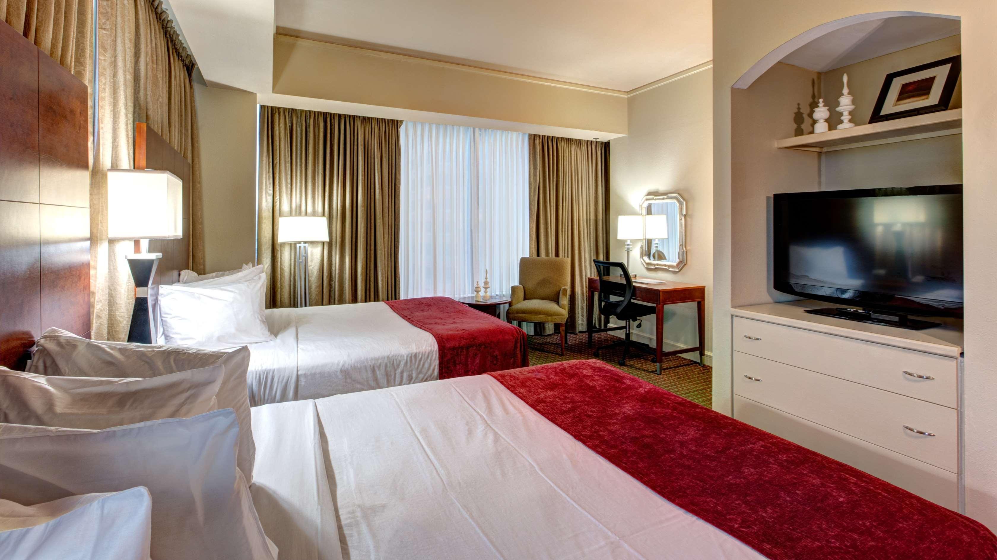 Room, 2 Queen Beds, Partial View