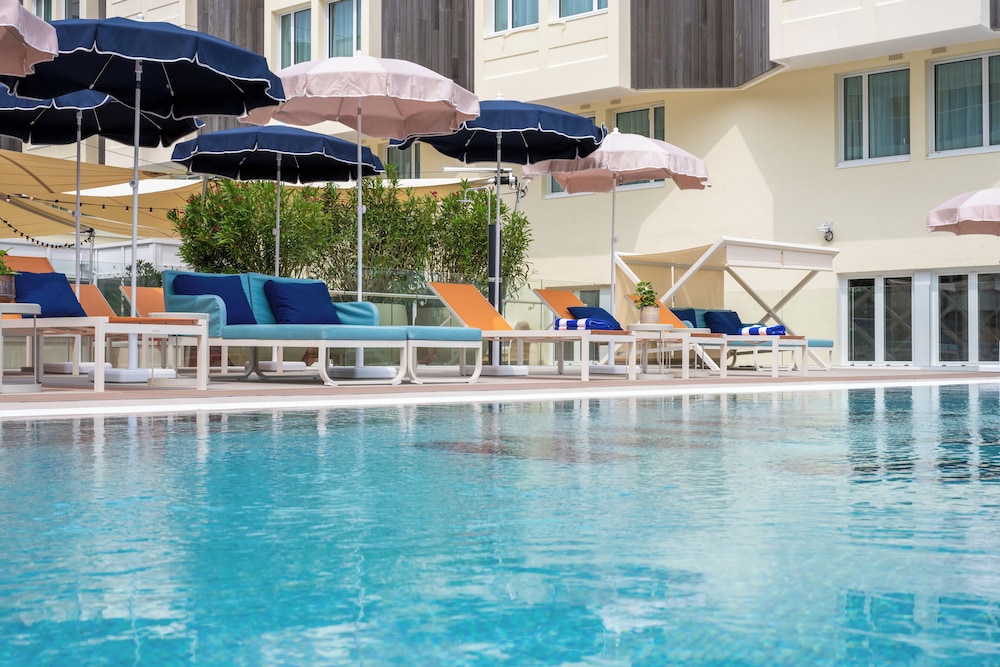 Mercure La Rochelle Vieux Port Sud 66/69