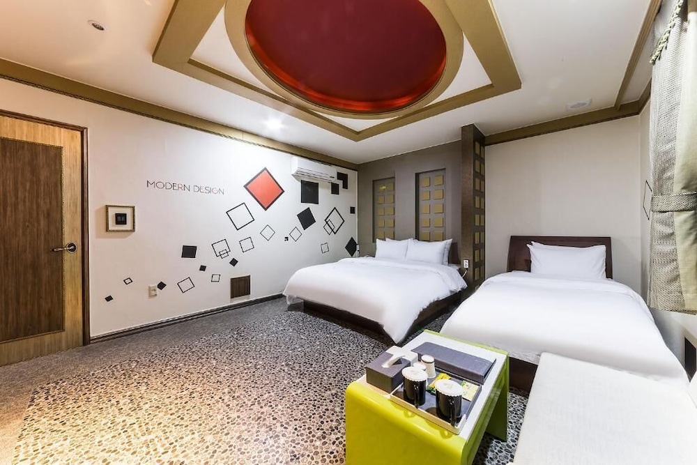 Hotel Millennium 27/43