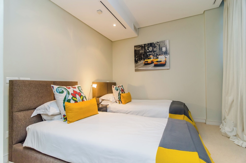 Mountain Marina Luxury Apartments 10/50
