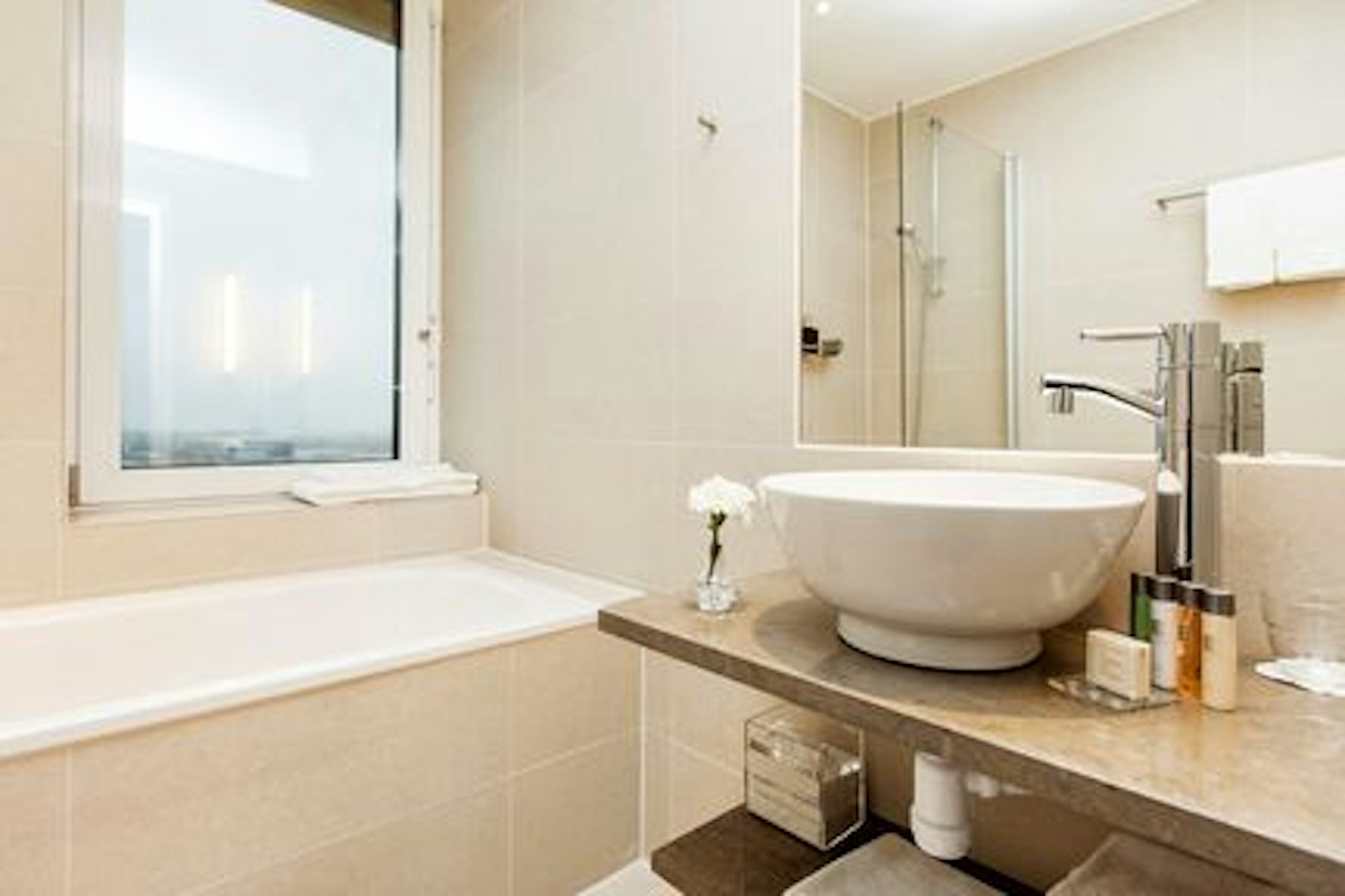 Elite Hotel Ideon 32/33