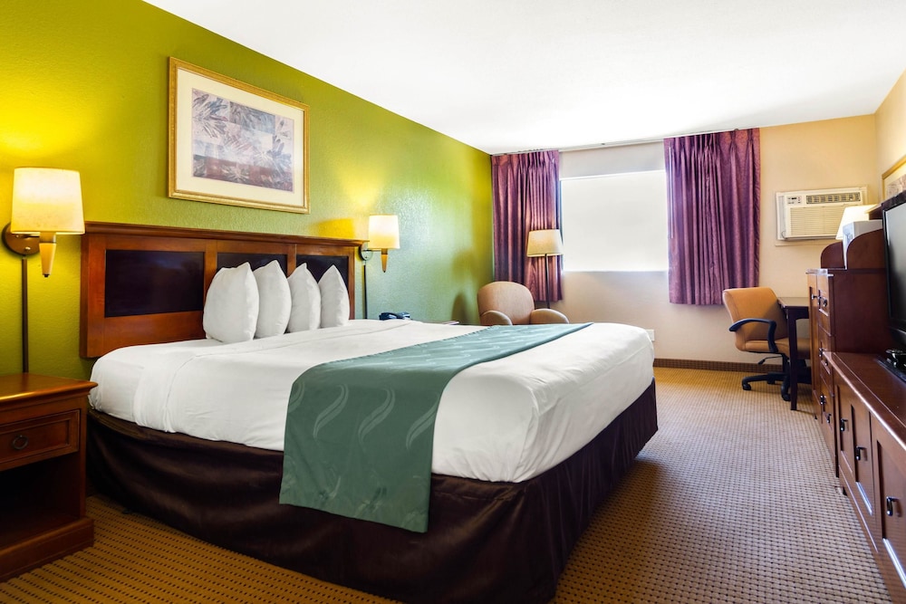 Rodeway Inn Auburn, CA 21/41