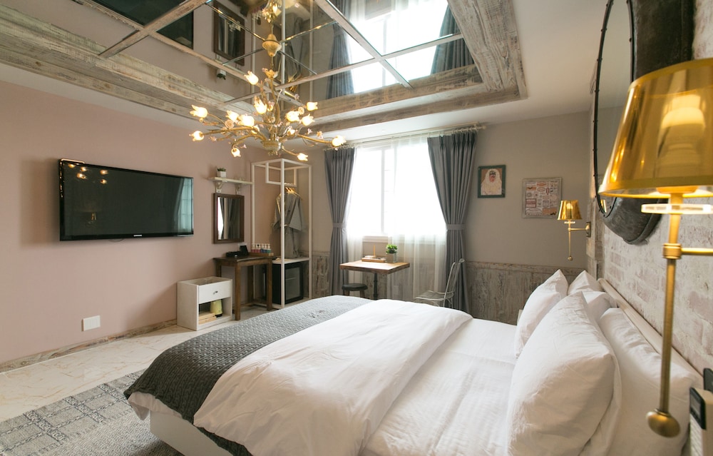 Italian Summer Boutique Hotel 10/74