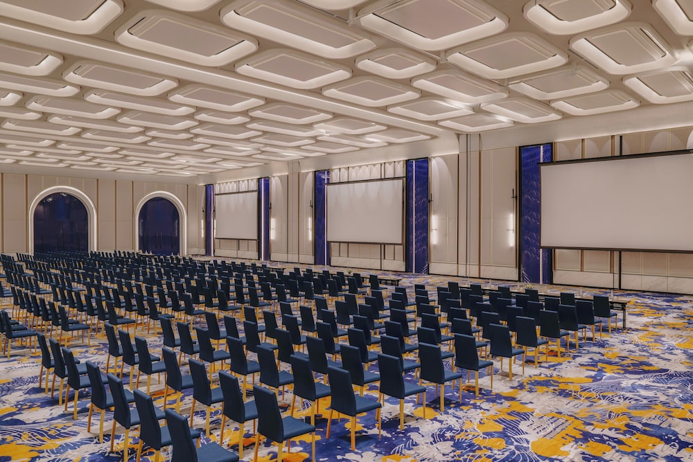 Fairmont Hanoi 93/102