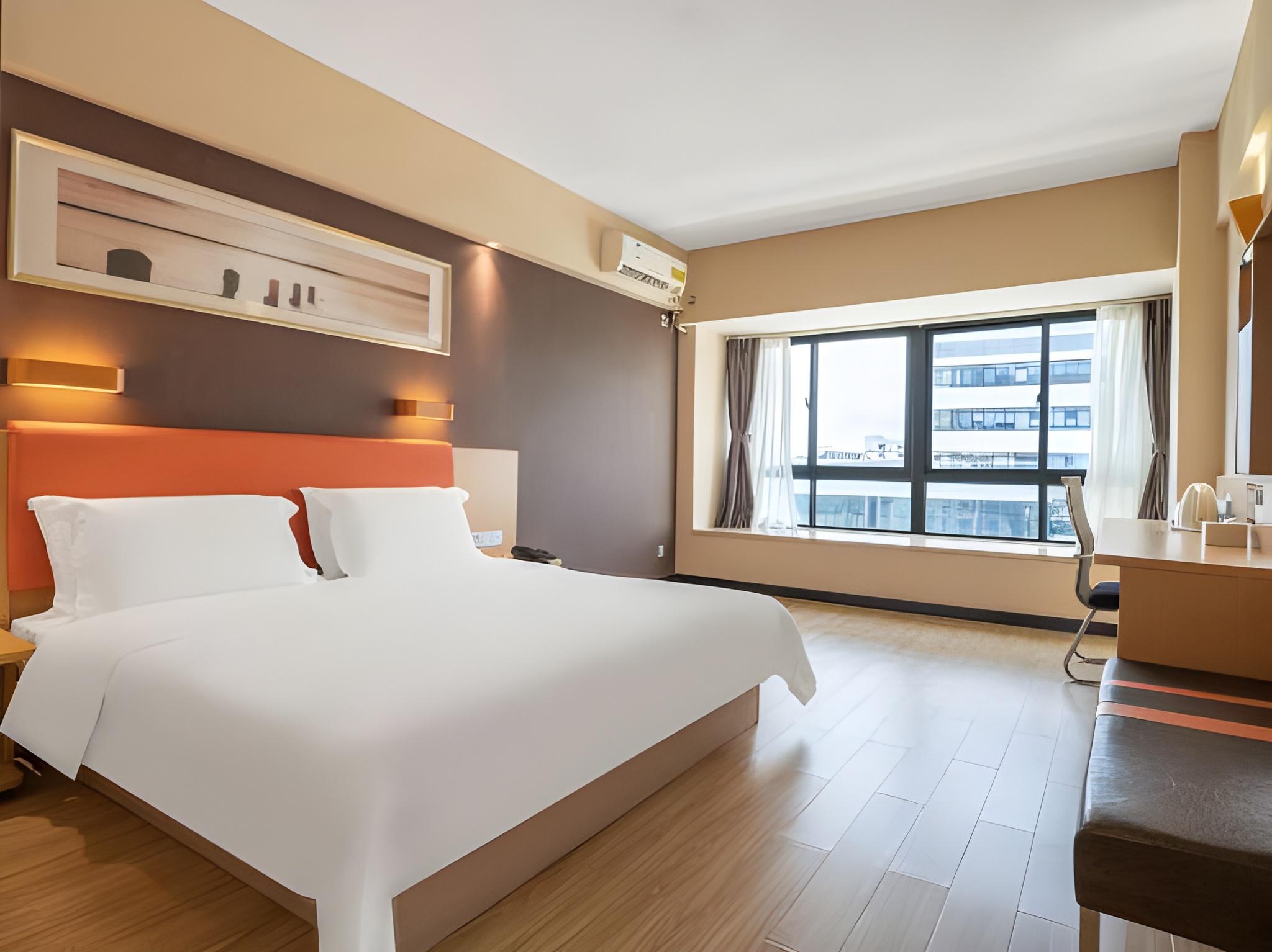 Boutique, Queen Bed