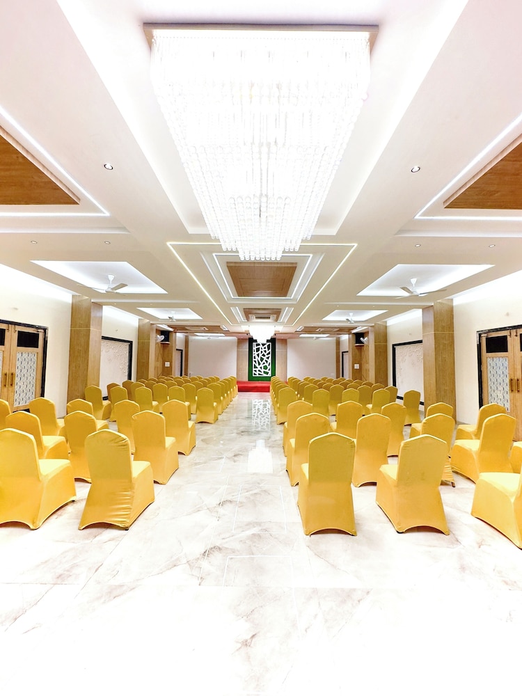 Hotel Yog Palace 46/50