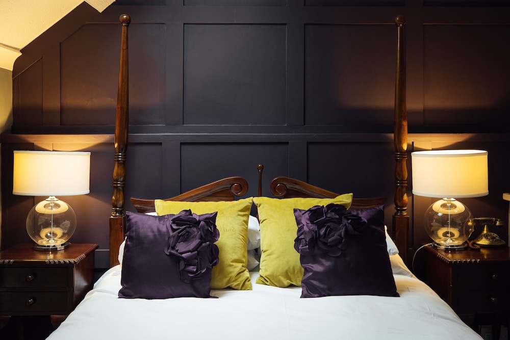 Elm Grove Country House 17/50